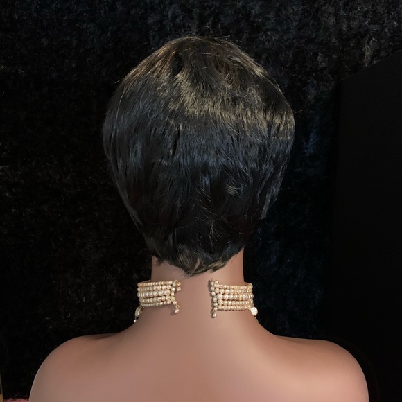 Short Auburn/Black Classic Synthetic Wig for Everyday or Events - Picture 5 of 5